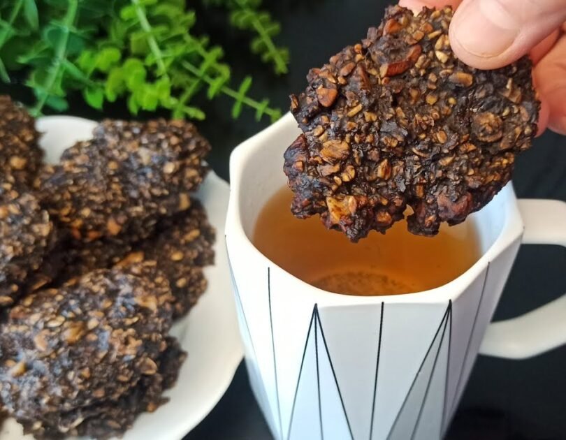 Cocoa Banana Walnut Oatmeal Cookies: A Nutty Twist on Traditional Oat Treats